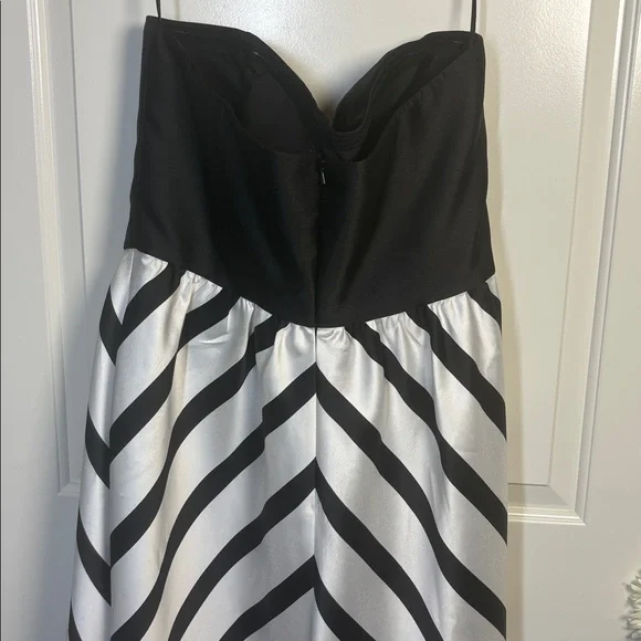 ALFRED SUNG Strapless Sweetheart D724P Black White Chevron Stripe Maxi Dress 16 - Picture 5 of 9
